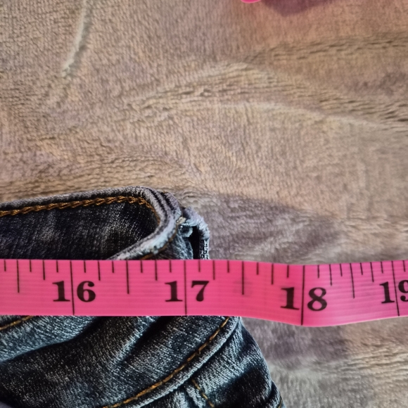 A.N.A Blue Denim Women's Jean Shorts Size 10P. - Picture 4 of 5